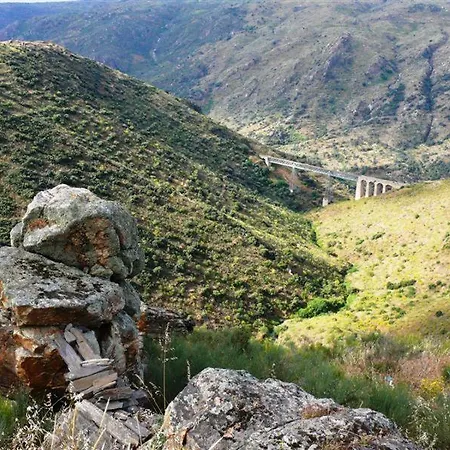 Quinta Da Ponte منزل ريفي Barca d'Alva