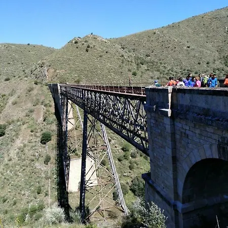 Hétvégi ház Quinta Da Ponte *